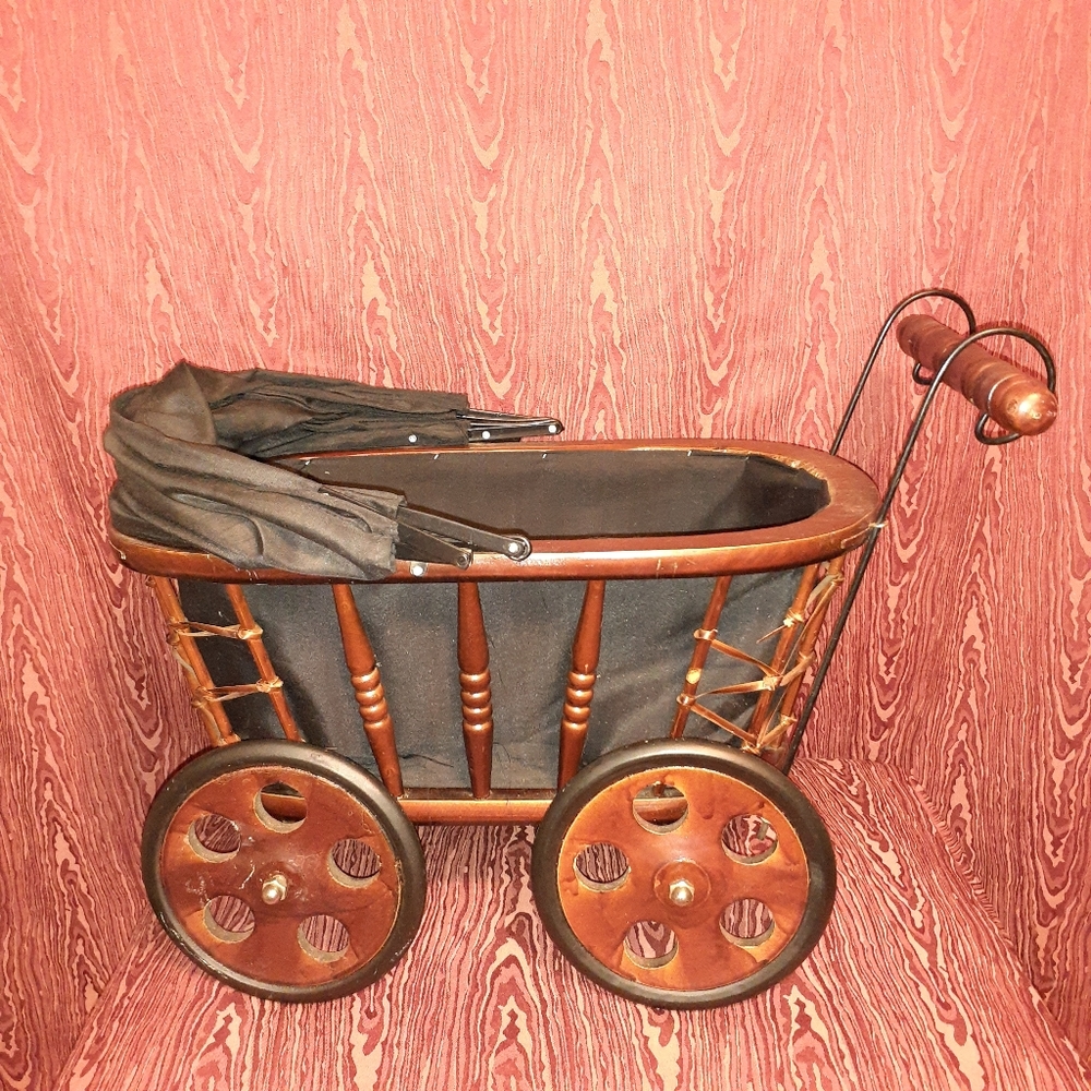 BEAUTIFUL VINTAGE STYLE WICKER AND BLACK LINING CLOTH DOLL STROLLER CARRIAGE - Picture 2 of 10